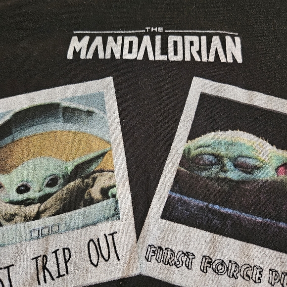 Mandalorian Tee w/ Grogu - Picture 4 of 12
